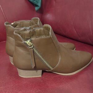 Croft & Barrow Brown Ankle Boots with Gold Accents